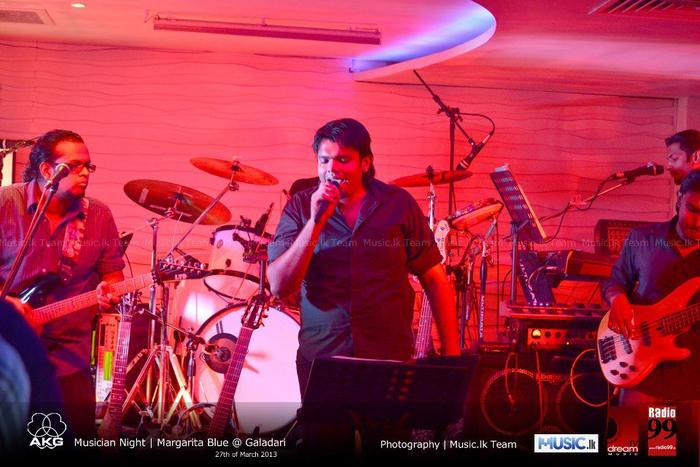 Live performance photo 7